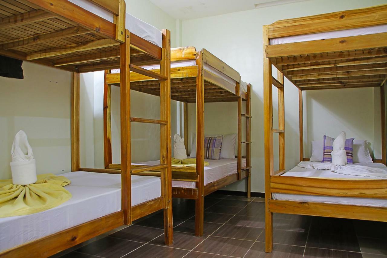 Seaslugs Travellers Inn El Nido Extérieur photo