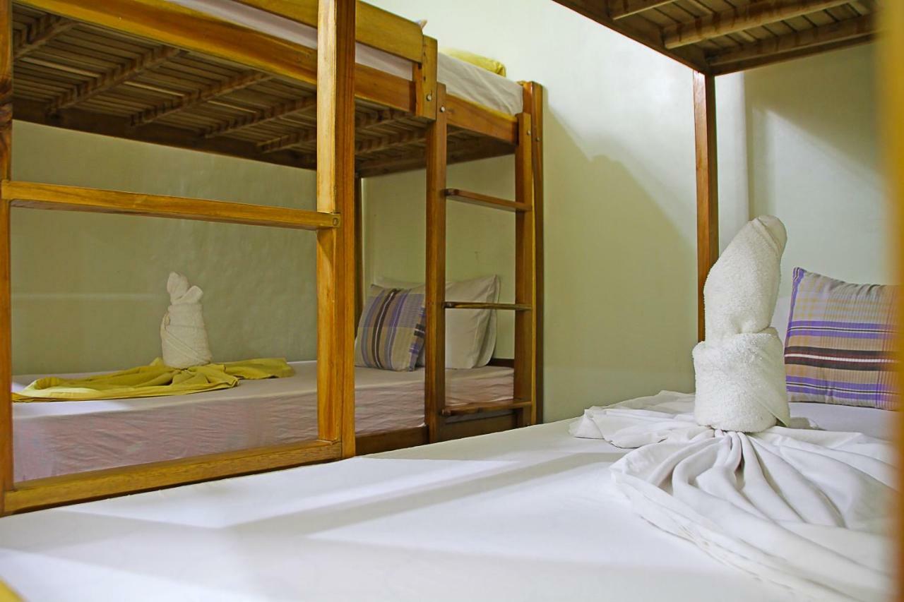 Seaslugs Travellers Inn El Nido Extérieur photo
